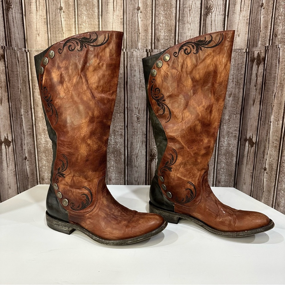 Tall Old Gringo boots.